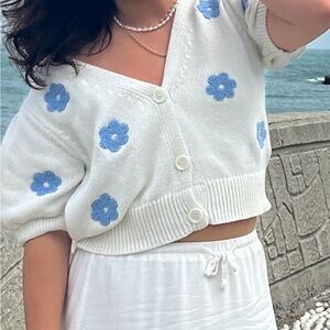 Forever 21 white cropped cardigan with blue flowers detail